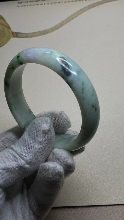 Gelang batu giok halus kaliber A kaliber 60mm lebar sisi 15.1mm Batu giok memiliki pola acak yang terjadi secara alami Termasuk pajak pengiriman