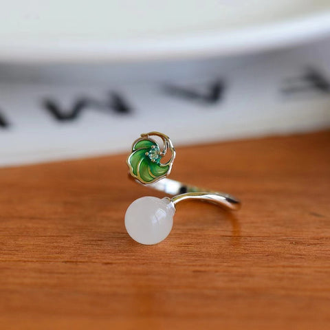1136 Cincin Manik-manik Giok Hetian Alami dari Perak 925 Ukuran 8 * 8mm Giok bersih, halus dan hangat Gaya baru dan apik Sudah termasuk pajak pengiriman.