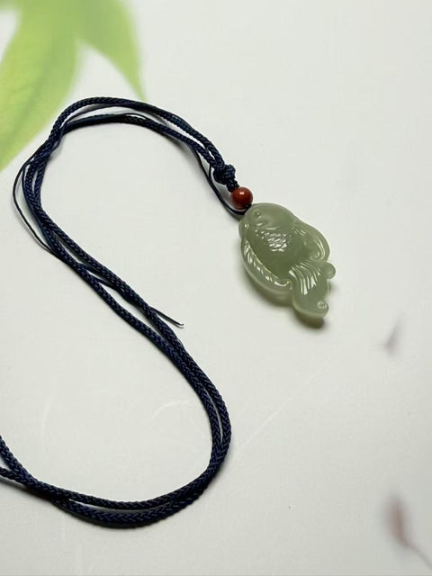 Liontin Ikan Gendut Kecil Giok Hetian Alami Ukuran 36 * 22 * 11mm Giok baik-baik saja dan hangat Termasuk pajak pengiriman.