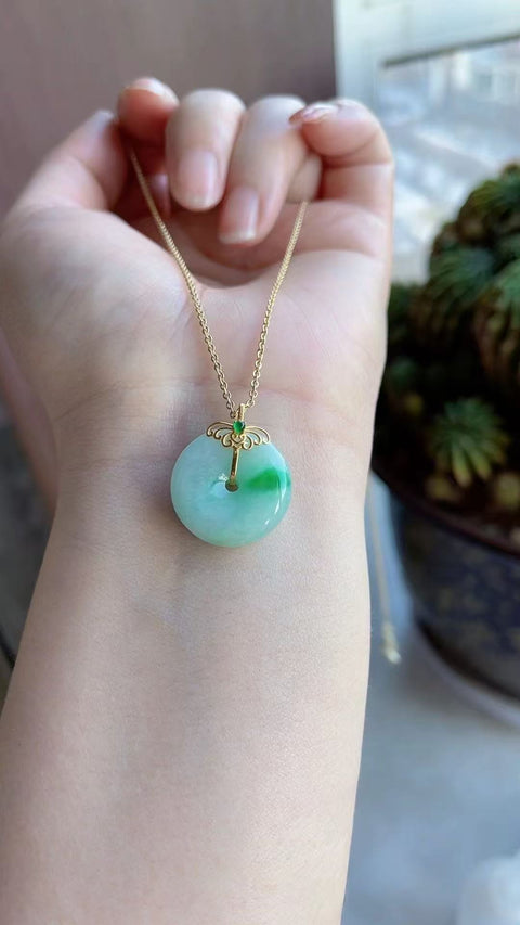 Kalung Jadeite Alami Pengaturan Emas 18k Bahan Pit Tua Bahan Hangat Bawah Hangat Bawah Ukuran Kepala Penuh 1.8cm Sudah Termasuk Pajak Pengiriman