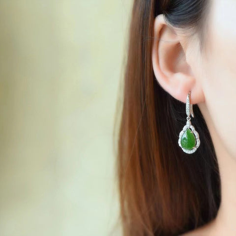 Anting Jasper Alami dari 925 Perak Ukuran 8 * 12mm Giok halus dan hangat, lembab dan penuh air, penuh gaya dan modis, sudah termasuk pajak pengiriman.