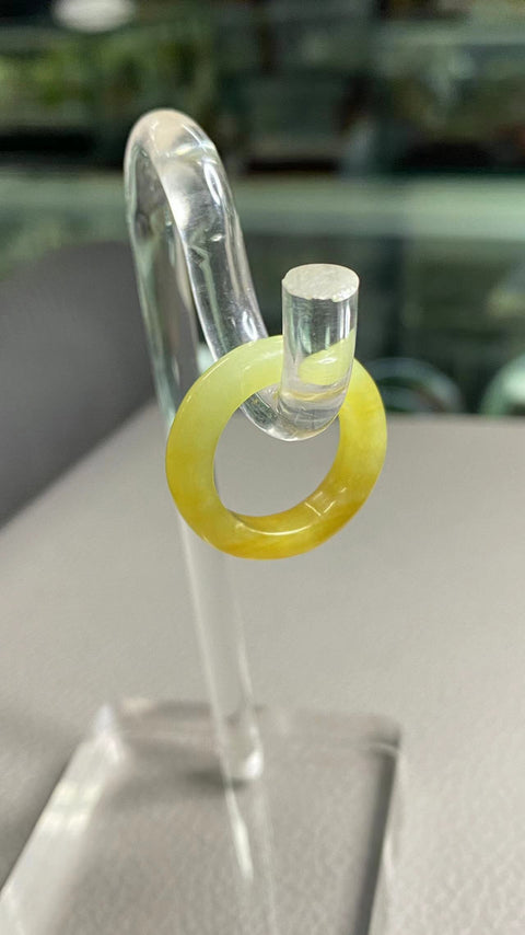 Bunga Giok Cui Giok Giok Ayam Mentega Kuning Cincin Kuning Ukuran 15-17mm Ukuran 16.3mm Giok baik-baik saja dan hangat Sudah termasuk ongkos kirim dan pajak.