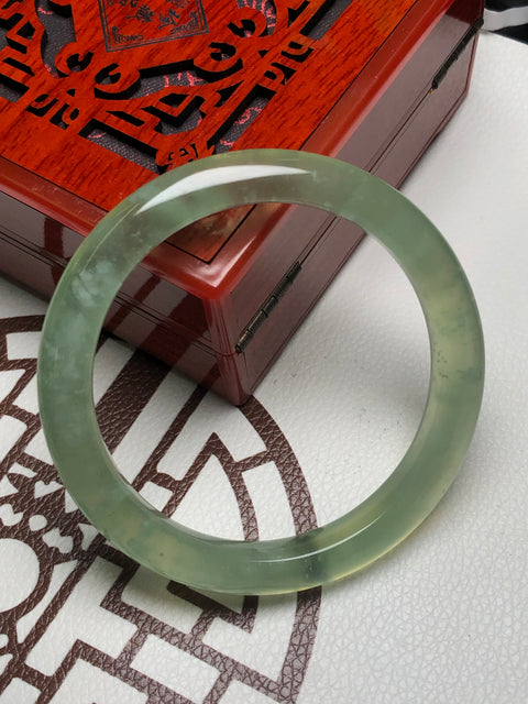Gelang Gelang Kecantikan Gelang Giok Cui Jade High Ice Jade berminyak dan tembus cahaya dengan dasar berpendar Ukuran 63,5 × 11 × 9,5㎜ Giok terbentuk secara alami Pola dikemas secara acak termasuk pajak pengiriman
