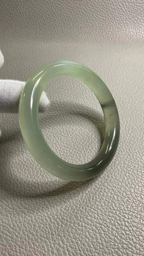 Gelang Es Gelang Giok Giok Abu-abu Cui Alami Ukuran 53-55mm Ukuran 54.4mm Lebar Sisi 9.9mm Giok semuanya terjadi secara alami Pola pengiriman acak Termasuk Pajak Pengiriman