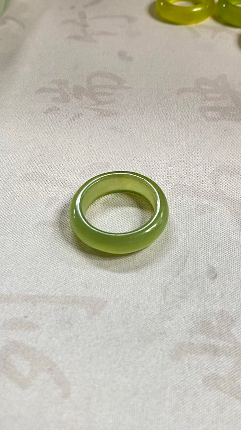 Cincin giok Xiuyan yang indah, diameter 21mm, termasuk biaya pengiriman dan pajak.