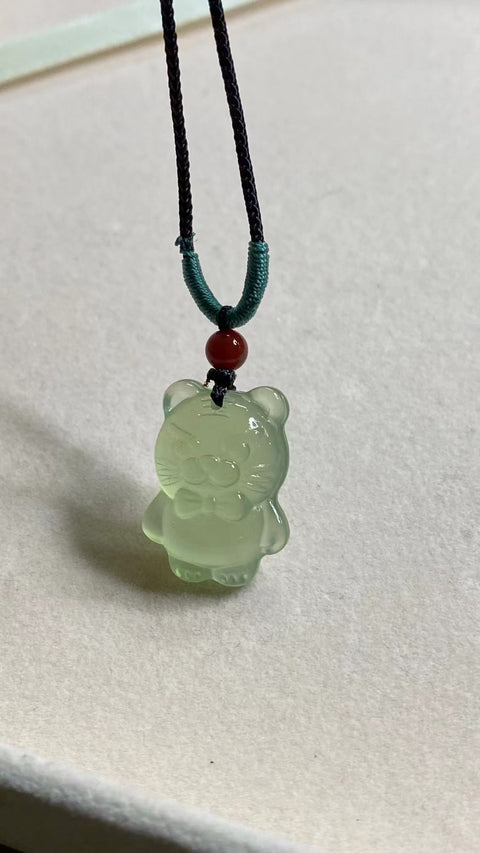 Liontin Harimau Keberuntungan Giok Cui Jade Alami Ukuran 24 * 18mm Batu gioknya bagus dan hangat, serta gayanya indah dan cantik.