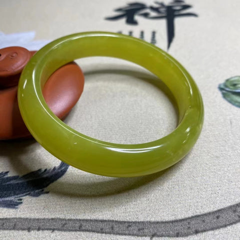 Gelang Giok Cui Giok Emas Kuning Giok Giok Ukuran 57-59mm Ukuran 58.2mm Lebar Sisi 12.6mm Giok terjadi secara alami Pola acak termasuk pajak pengiriman