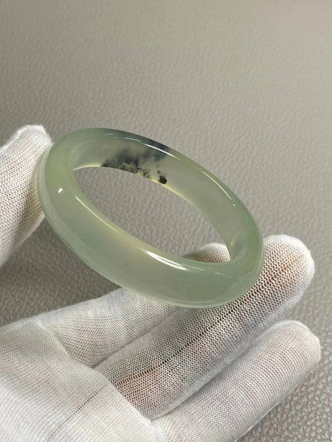 Gelang Tinta Giok Cui Alami di Atas Es Ukuran 49-51mm Ukuran 50.5mm Lebar Sisi 12mm Batu giok semuanya muncul secara alami Pola acak termasuk pajak pengiriman.