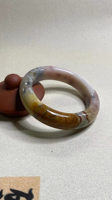 Gelang Giok Bunga Giok Cui Halus Ukuran 53-55mm Ukuran 54.5mm Lebar Sisi 14.7mm Giok terjadi secara alami Pola acak Pajak Pengiriman Sudah Termasuk