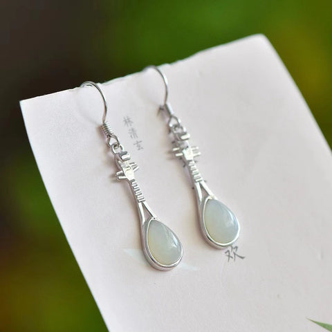 Anting-anting Pipa Giok Hetian Giok Alami, gaya Tiongkok, terbuat dari perak 925, giok yang bersih dan halus, gaya yang apik, sudah termasuk ongkos kirim dan pajak.