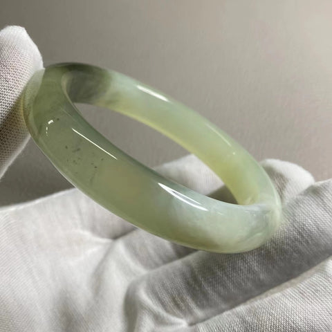 Gelang Lukisan Pemandangan Es Es Hijau Cui Jade Alami Ukuran 58-60mm Ukuran 59.7mm Lebar Sisi 13mm Giok semuanya terjadi secara alami Pola pengiriman acak Termasuk Pajak Pengiriman