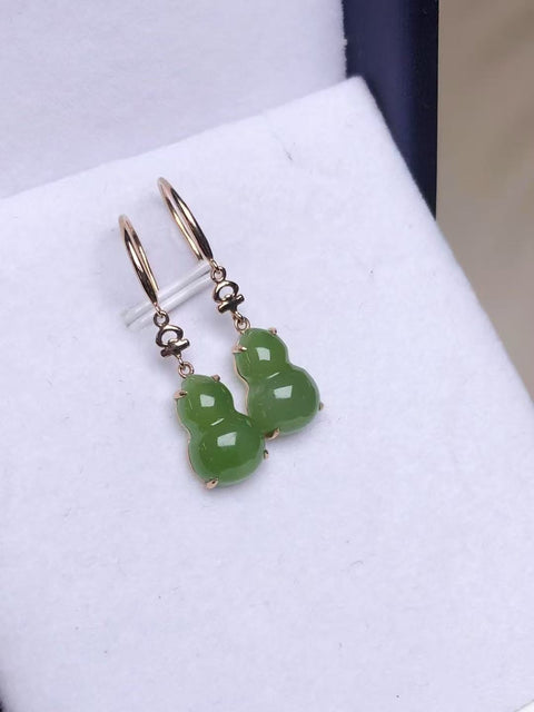 Anting-anting Labu Jasper Halus dalam Pengaturan Emas 18k Ukuran sekitar 11,5 * 7,5 mm Giok yang halus dan hangat Sudah termasuk pajak pengiriman.