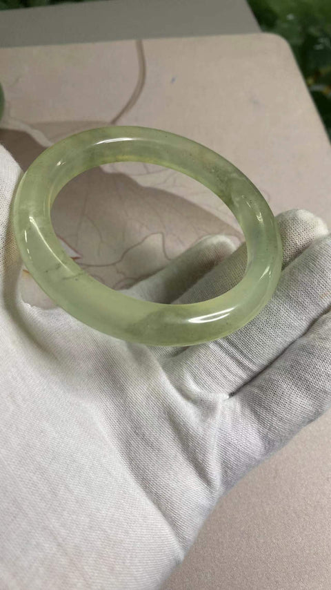 Gelang giok Cui yang indah, tinta es alami, tinta dalam giok, tinta seperti lukisan, kaliber 60,5 mm, lebar sisi 11 mm Giok secara alami memiliki pola yang acak Termasuk pajak pengiriman