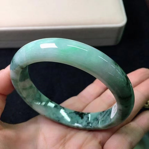 Gelang barang dari batu giok alami Ukuran 61-63mm Ukuran 62.5mm Batu giok semuanya terjadi secara alami Pola acak termasuk pajak pengiriman