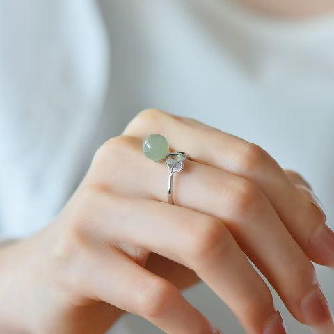 Cincin Perak S925 dengan Giok Hetian 1055Q# Ukuran batu: 8×8 mm. Gratis ongkos kirim dan pajak.