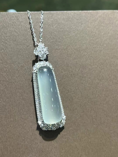 Kalung Giok Alami dari Perak 925 Ukuran 31 * 10mm Giok bersih, halus dan hangat Termasuk ongkos kirim dan pajak.