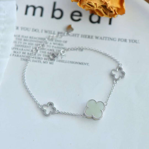 5885 Gelang semanggi empat daun giok Hetian 925 tatahan perak Giok hangat dan halus, kenakan efek sinar matahari yang menarik ✨💫 Bertindaklah dengan cepat! Harga spesial sudah termasuk ongkos kirim dan pajak!