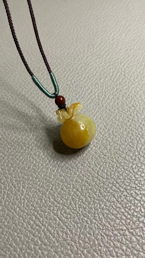 Bunga Giok Giok Giok Bunga Giok Liontin Tas Uang Giok Giok bersih, halus dan hangat Ukuran 19 * 23mm Sudah termasuk ongkos kirim dan pajak.