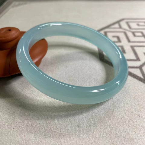 Gelang Batu Akik Biru Es Halus Ukuran 55-62mm Lebar Sisi 11.2mm Giok semuanya terjadi secara alami Pola acak termasuk pajak pengiriman