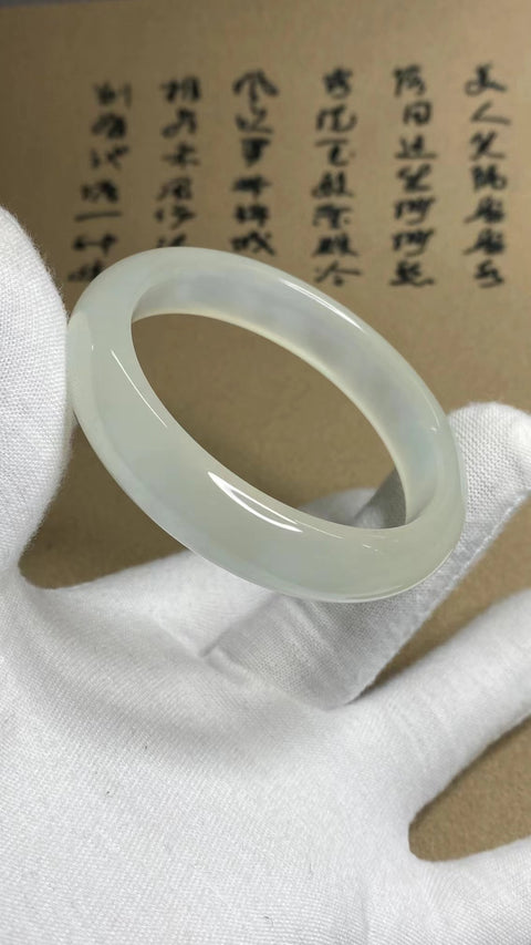 Gelang Giok Cui Giok Alami Ukuran 53-55mm Ukuran 54.1mm Lebar Sisi 12.7mm & nbsp; Giok terjadi secara alami Pola acak termasuk pajak pengiriman