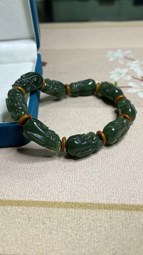 Gelang Berani Giok Cui Giok Alami Ukuran 22 * 12mm Giok baik-baik saja dan hangat, gaya yang indah, sudah termasuk pajak pengiriman.