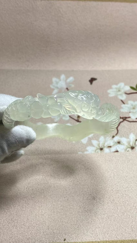 Gelang Bunga Ukiran Jenis Es Giok Cui Giok Alami Ukuran 60-62mm Ukuran 61mm & nbsp; Giok semua terjadi secara alami Pola acak Termasuk Pajak Pengiriman