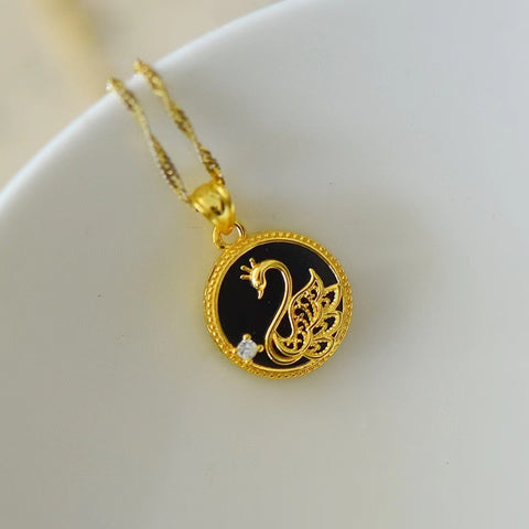 3358-2T Kalung Angsa Giok Hetian Giok Alami yang terbuat dari perak 925 Ukuran 12 * 12mm Giok bersih, halus dan hangat, serta gayanya baru dan unik. Sudah termasuk ongkos kirim dan pajak.