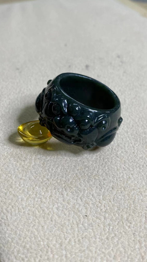 Pemicu Pixi Giok Hetian Giok Alami Ukuran 22.2mm Tinggi 16.6mm Giok bersih, halus dan hangat Gaya Termasuk ongkos kirim dan pajak.