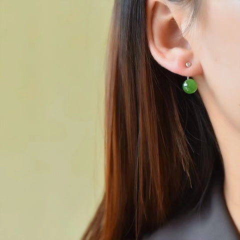 Anting-anting giok giok alami yang terbuat dari perak 925; gaya elegan, giok yang halus dan hangat, desain yang unik, sudah termasuk ongkos kirim dan pajak