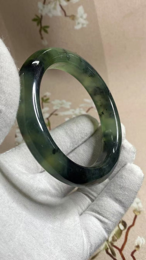 Gelang Tinta Giok Cui Alami Ukuran 59-61mm Ukuran 60.8mm Lebar Sisi 13.1mm Giok terjadi secara alami Pola acak termasuk pajak pengiriman