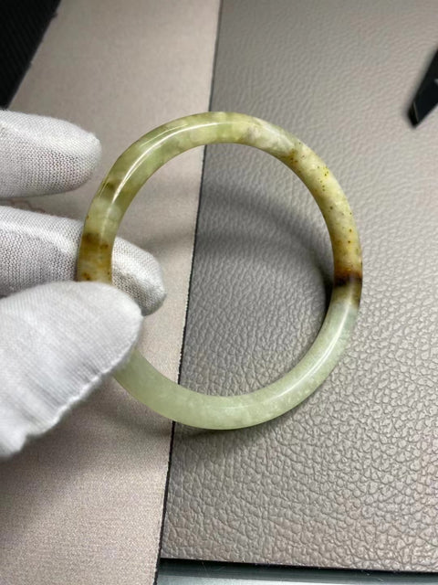 Gelang Gelang Kecantikan Giok Cui Giok Alami Ukuran 59-61mm Ukuran 60.9mm Harga per detik Giok terjadi secara alami Pola acak Termasuk ongkos kirim dan pajak