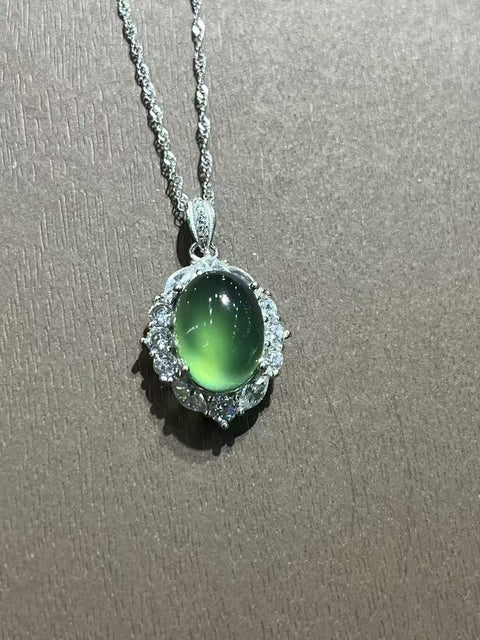 Kalung Telur Giok Alami dari Perak 925 Ukuran 13,5 * 10mm Giok bersih, halus dan hangat Termasuk pajak pengiriman.