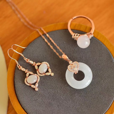 Set Giok Hetian Alami 925 Perak 2224-1 Anting-anting 6 * 8mm 5149-1 Kalung 20 * 20mm 1054-1 Cincin 10 * 10mm Giok adalah gaya yang halus dan hangat, indah.