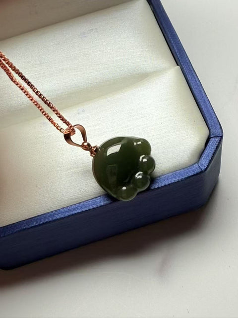 Kalung Kucing Jasper Alami dalam Pengaturan Perak 925 Ukuran 15 * 13 * 7.2mm. Gaya yang indah, giok yang halus.