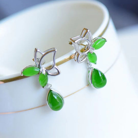 Anting Telur Jasper Alami Giok yang bersih, halus dan hangat. Ukuran 6 * 9mm, penuh dengan air, terbuat dari 925 perak, sudah termasuk pajak pengiriman.