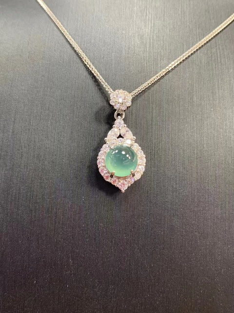 Kalung Giok Guatemala alami yang terbuat dari perak 925, ukuran 7 * 7mm, gaya yang indah, sudah termasuk pajak pengiriman.