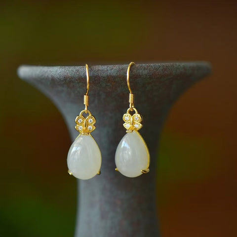 2261 Anting-Anting Giok Giok Hetian Alami dari Perak 925 Ukuran 10 * 14mm Giok yang halus dan hangat Sudah termasuk pajak pengiriman.