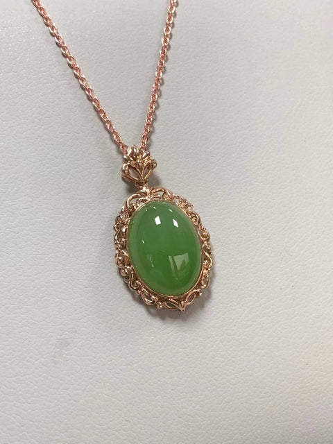 Kalung Giok Giok Hetian Alami Apel Hijau Kalung Emas 18k Ukuran 14,5 * 10mm Giok bersih dan halus serta hangat Sudah termasuk pajak pengiriman.