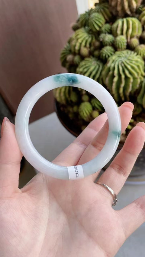 Gelang barang dari batu giok alami Bahan lubang tua Ukuran kepala penuh Batu giok 56,3 mm Pola muncul secara alami Pola acak Termasuk ongkos kirim dan pajak