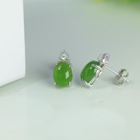 Anting Tusuk Perak S925 dengan Batu Giok Hetian Hijau Bayam (Spinach Jade) Oval 12077# Ukuran batu: 7×9 mm. Gratis ongkos kirim dan pajak.