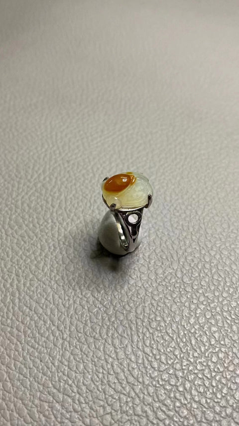 Cincin Giok Bunga Giok Cui Cui dari perak 925 dengan bezel yang dapat disesuaikan ukurannya 10 * 14mm Giok bersih, halus dan hangat Sudah termasuk ongkos kirim dan pajak.