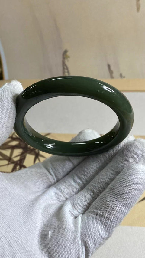 Gelang Giok Hetian Halus Ukuran 56-58mm Ukuran 57.5mm Lebar Sisi 10.6mm Giok adalah batu giok yang muncul secara alami Pola acak termasuk pajak pengiriman