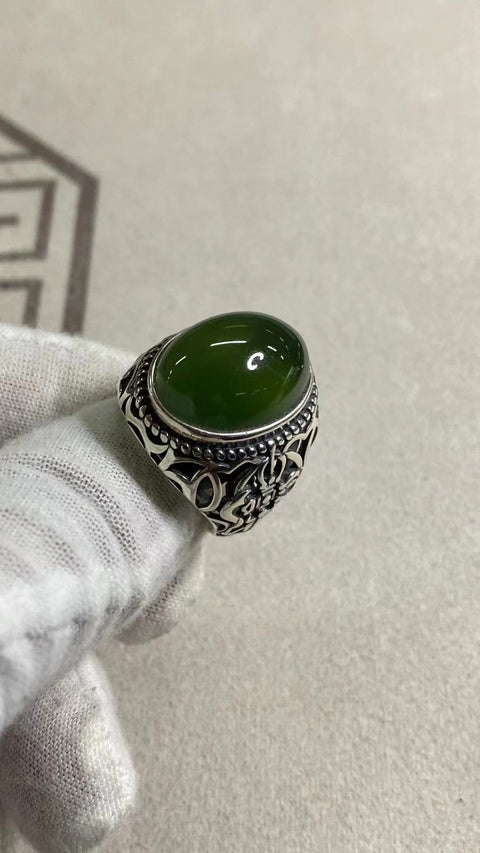 Cincin Telur Giok Cui Alami dari Perak 925 Ukuran 20 * 16mm Giok bersih dan halus Termasuk ongkos kirim dan pajak.