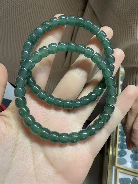 Gelang Batu Giok Alami Batu giok halus dan hangat Ukuran 6.8 * 6.1mm Batu giok halus dan hangat Sudah termasuk ongkos kirim dan pajak