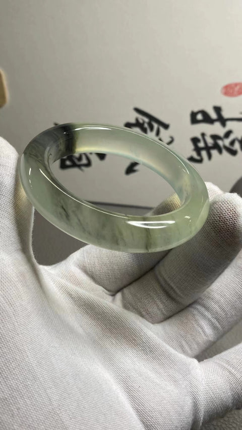 Gelang Tinta Giok Cui Alami di Atas Es Ukuran 49-51mm Ukuran 50.6mm Lebar Sisi 12.5mm Giok semuanya terjadi secara alami Pola acak Pajak Pengiriman Sudah Termasuk