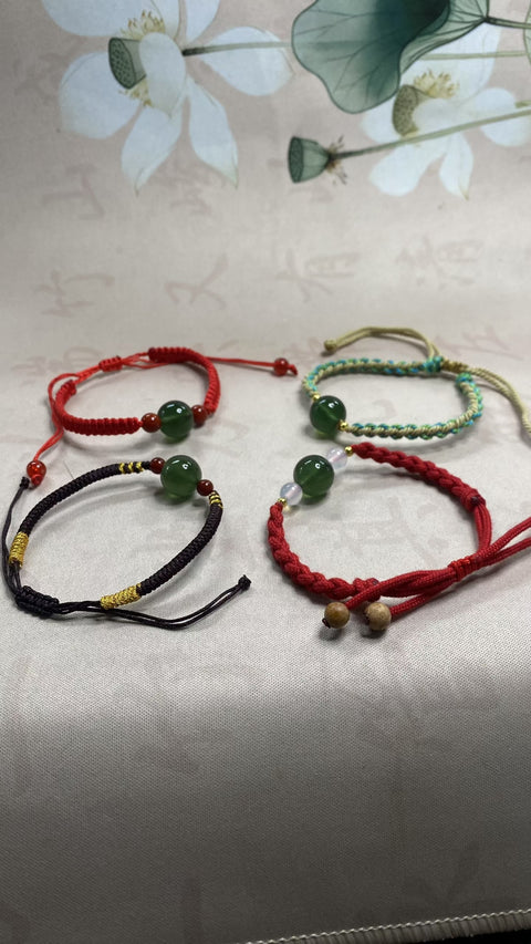Manik-Manik Jimat Keberuntungan: Gelang giok Xiuyan yang indah, Tersedia berbagai desain. Spesifikasi: 12 mm, gratis ongkos kirim dan pajak.