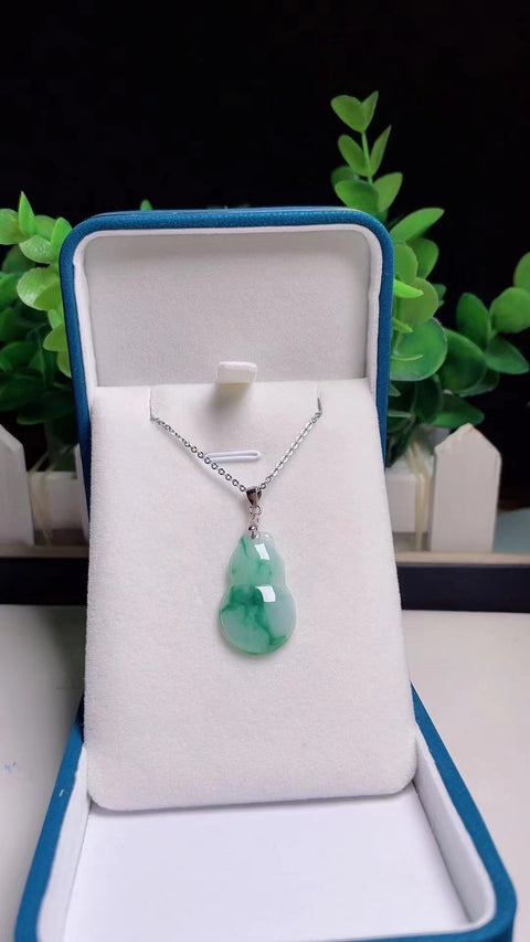 Kalung Labu Labu A-goods Jadeite Alami 925 Perak Tatahan Giok bersih dan halus serta hangat Ukuran 2.3 * 1.6 Sudah termasuk ongkos kirim dan pajak