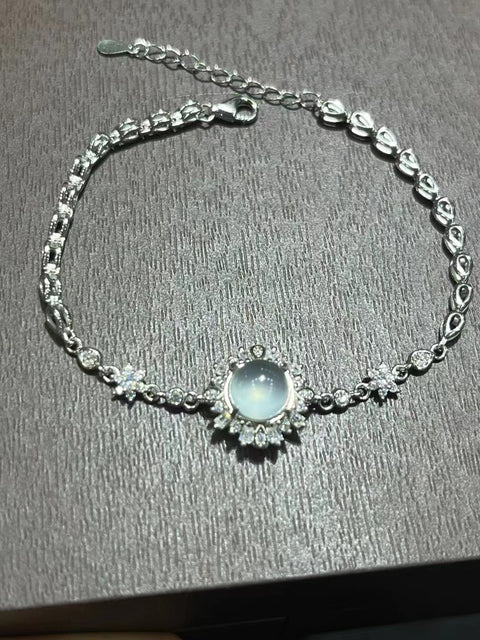 Gelang Es Tinggi Giok Alami dari 925 Perak Ukuran 8mm Giok bersih, halus dan hangat Sudah termasuk ongkos kirim dan pajak.