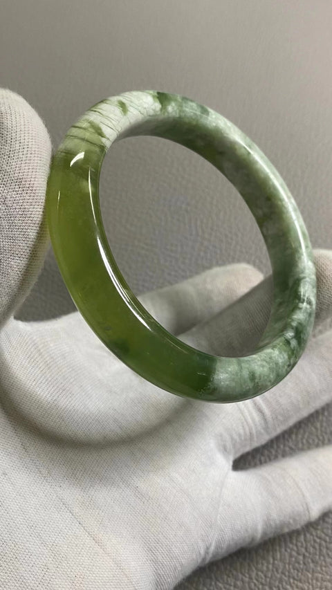 Gelang Gelang Giok Cuyu Hijau Titi Milkcap Ukuran 61-63mm Ukuran 62.5mm Lebar Sisi 12.2mm Giok terjadi secara alami Pola acak Termasuk pajak pengiriman 202407161324