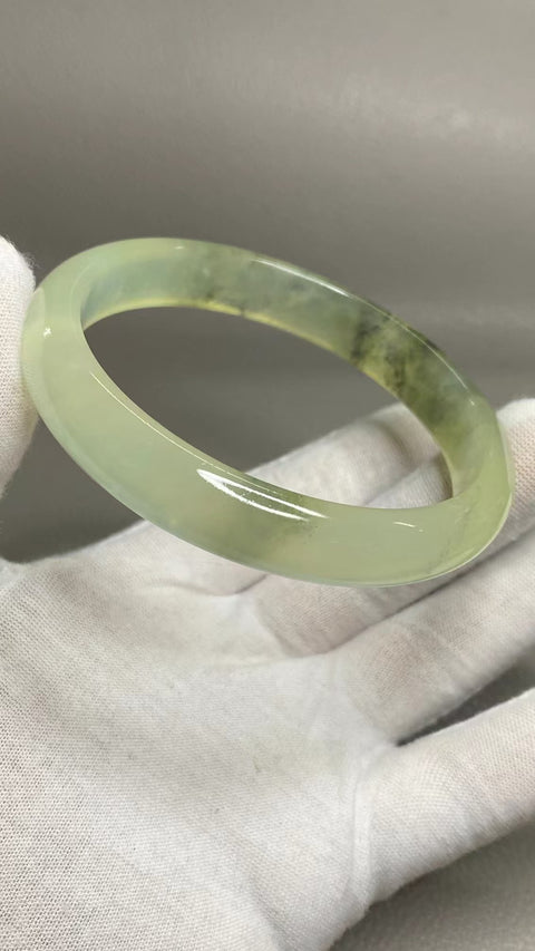 Gelang Lukisan Pemandangan Giok Cui Alami Ukuran 65-67mm Ukuran 66.6mm Lebar Sisi 12.7mm Giok adalah semua yang terjadi secara alami Pola acak termasuk pajak pengiriman